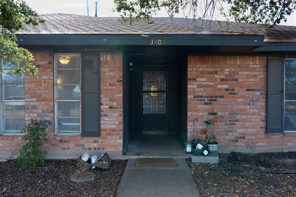 Image 4 of property listing at 3205 Sierra Dr, San Angelo, TX 76904