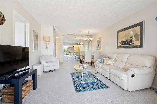 7368 Woodmont Avenue 203, Tamarac, FL 33321