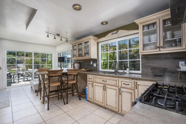 902 Loma View, Chula Vista, CA 91910