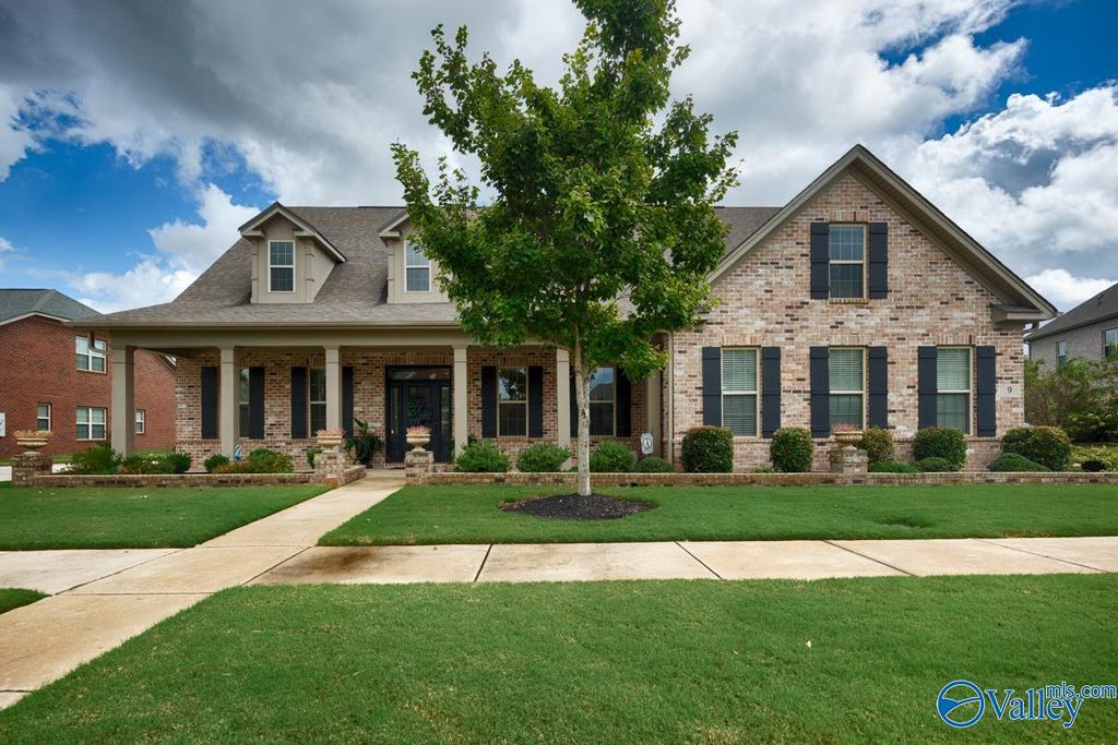 9 Brown Tulip Drive SW, Huntsville, AL 35824