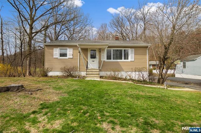 152 Pine Brook Road, Lincoln Park Borough, NJ 07035