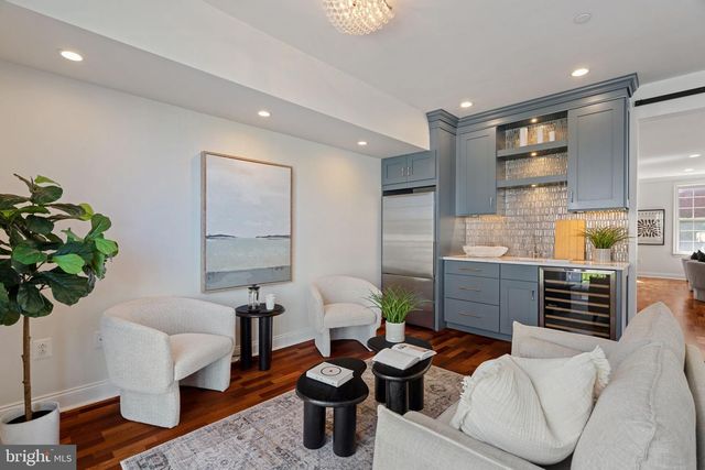 406 REGATTA DR, Philadelphia, PA 19146