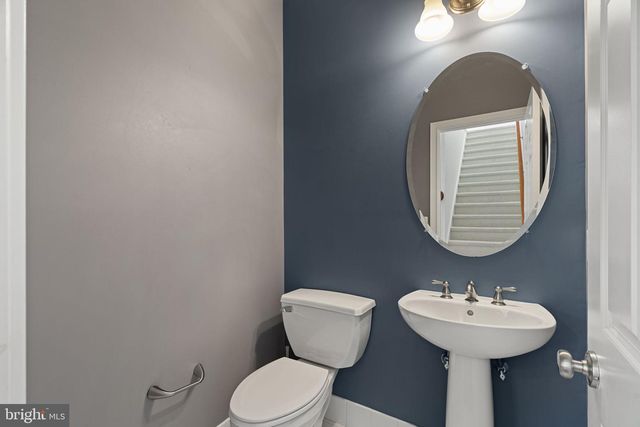 406 REGATTA DR, Philadelphia, PA 19146