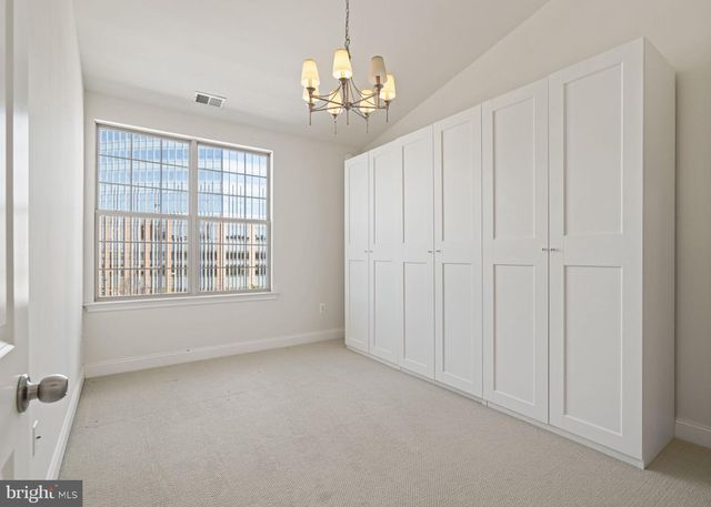 406 REGATTA DR, Philadelphia, PA 19146