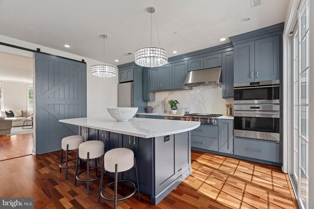 406 REGATTA DR, Philadelphia, PA 19146