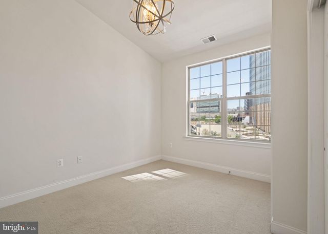 406 REGATTA DR, Philadelphia, PA 19146