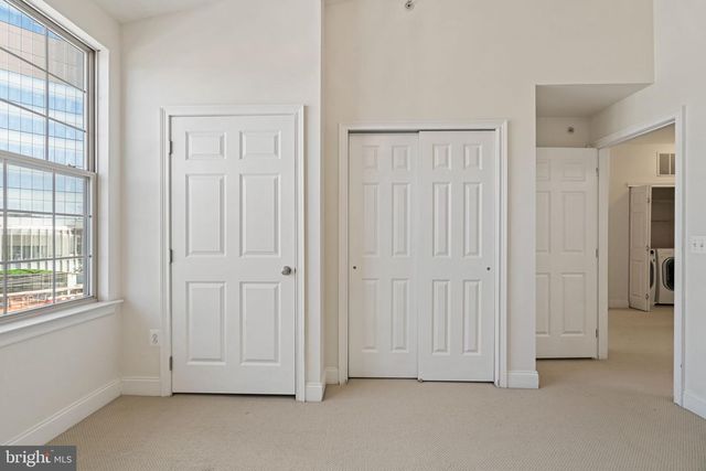 406 REGATTA DR, Philadelphia, PA 19146
