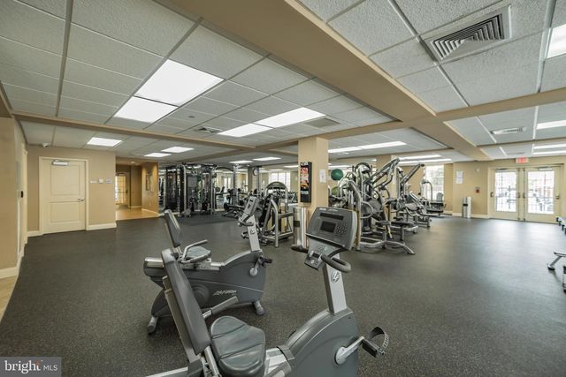 406 REGATTA DR, Philadelphia, PA 19146