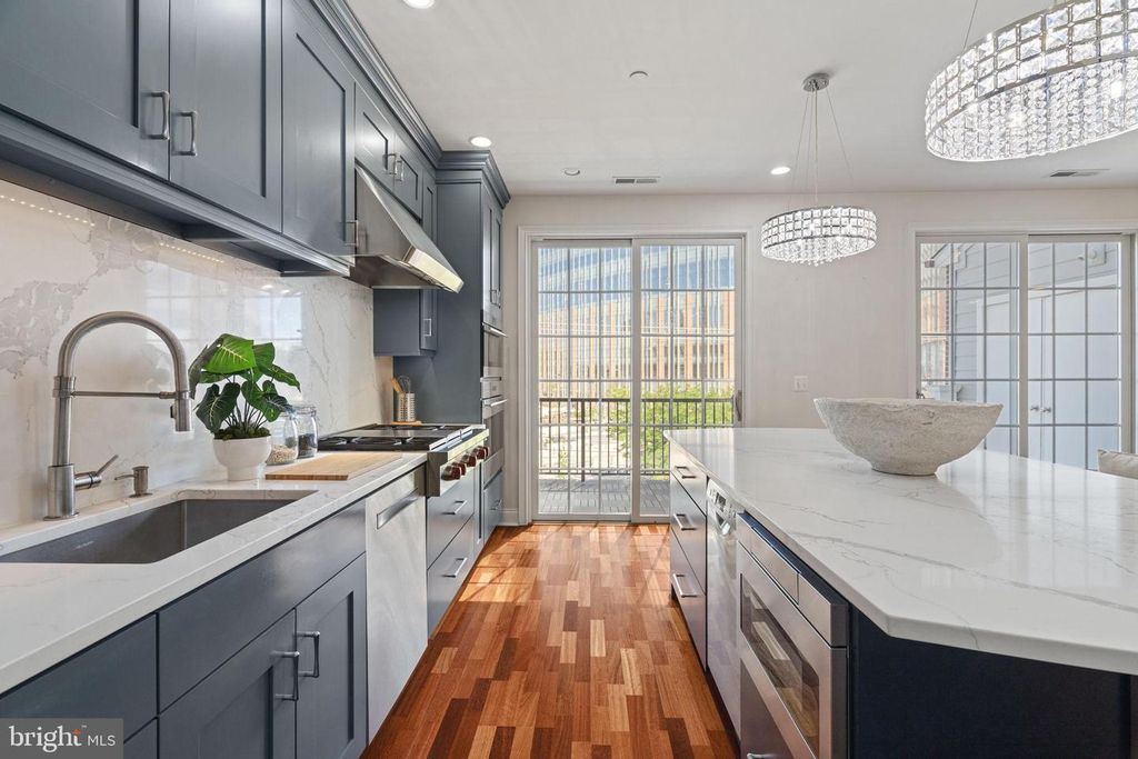 406 REGATTA DR, Philadelphia, PA 19146