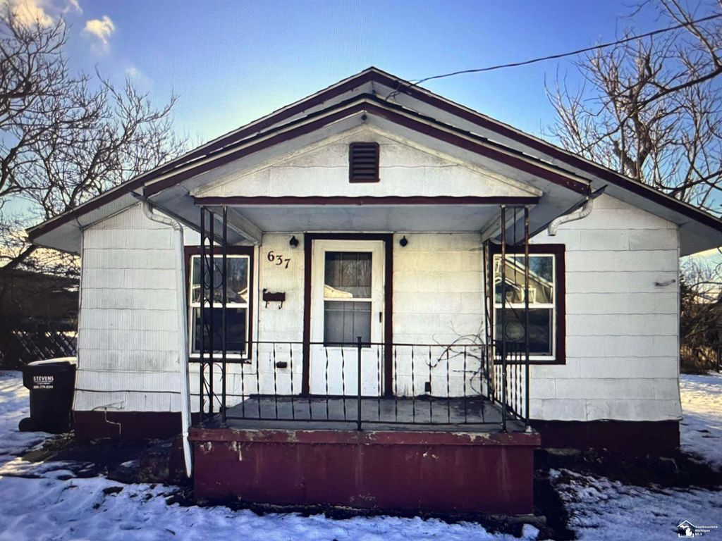 637 W Beecher Street, Adrian, MI 49221