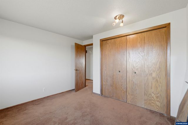 8949 S Gribble Rd, Canby, OR 97013