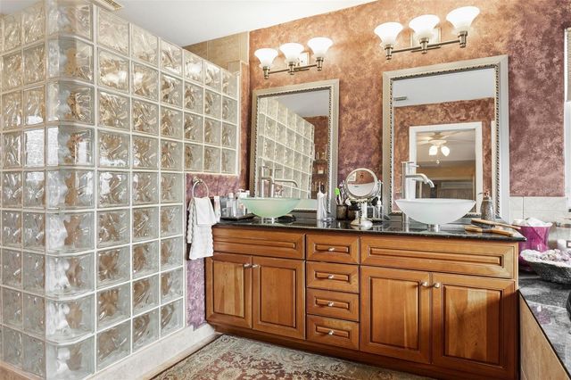 3025 SAMARA DRIVE, Tampa, FL 33618