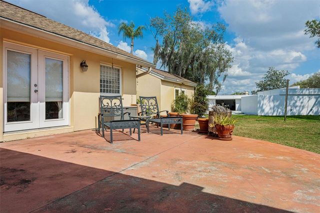 3025 SAMARA DRIVE, Tampa, FL 33618