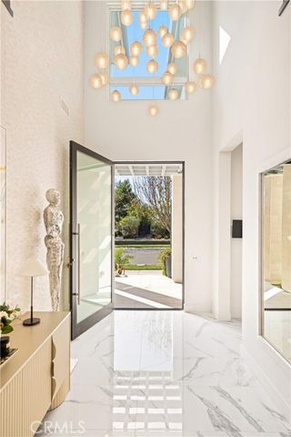 83 Lunar, Irvine, CA 92618