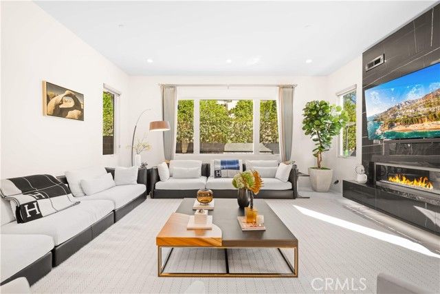 83 Lunar, Irvine, CA 92618