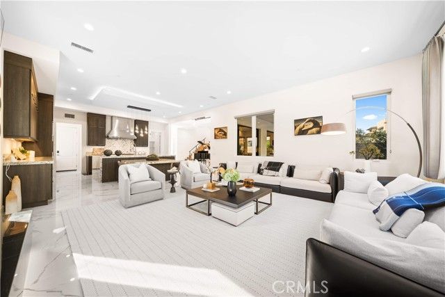 83 Lunar, Irvine, CA 92618