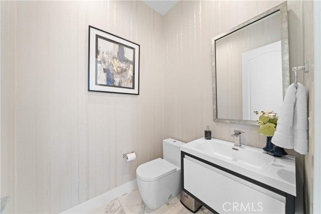 83 Lunar, Irvine, CA 92618