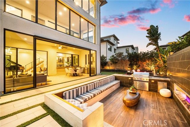 83 Lunar, Irvine, CA 92618