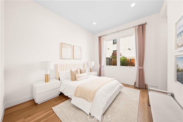 83 Lunar, Irvine, CA 92618