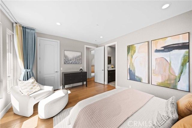 83 Lunar, Irvine, CA 92618