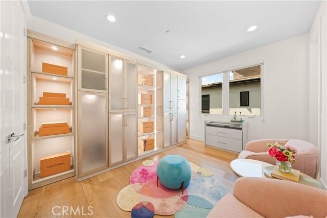 83 Lunar, Irvine, CA 92618