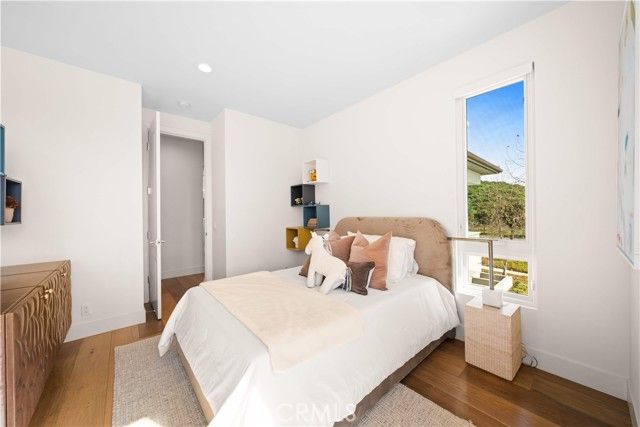 83 Lunar, Irvine, CA 92618