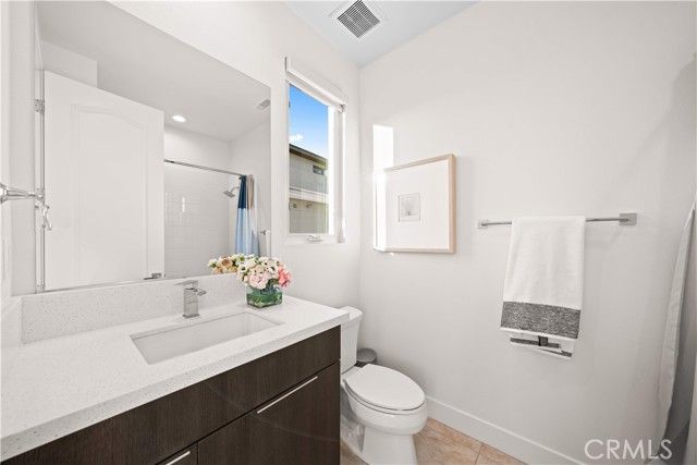 83 Lunar, Irvine, CA 92618