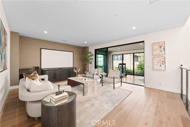 83 Lunar, Irvine, CA 92618