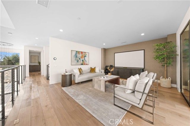 83 Lunar, Irvine, CA 92618