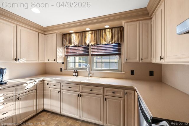 4795 W Outer Drive, Detroit, MI 48221