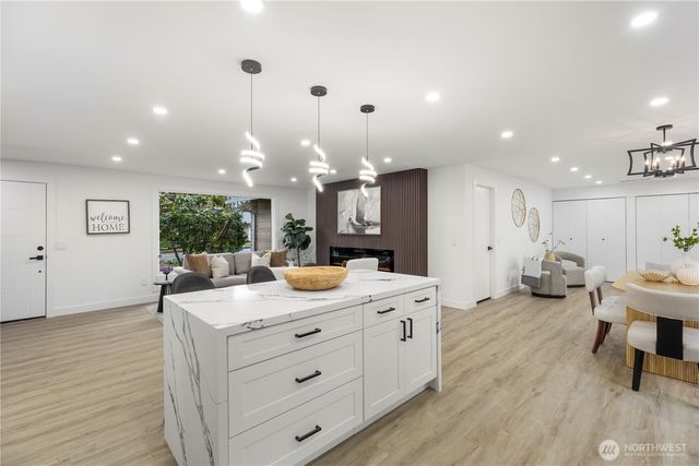 14128 NE 82nd Place, Kirkland, WA 98034