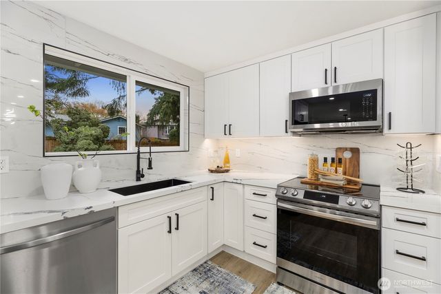 14128 NE 82nd Place, Kirkland, WA 98034