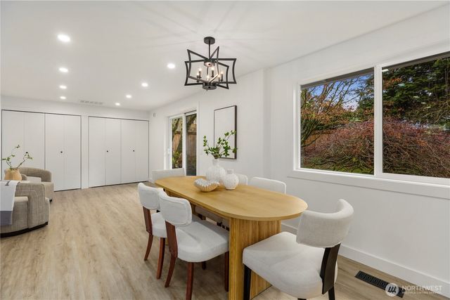 14128 NE 82nd Place, Kirkland, WA 98034