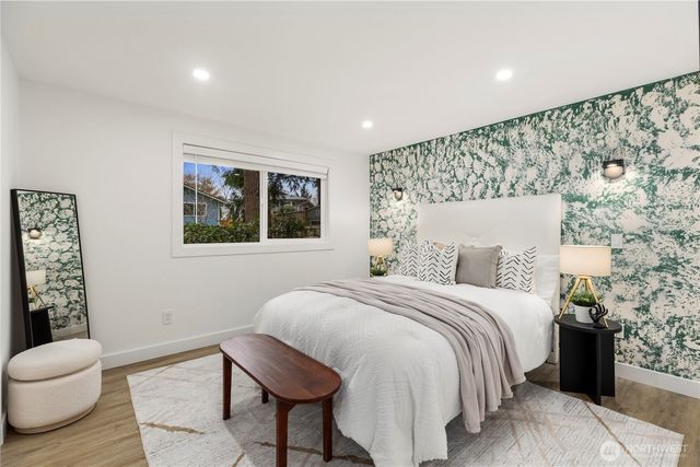 14128 NE 82nd Place, Kirkland, WA 98034