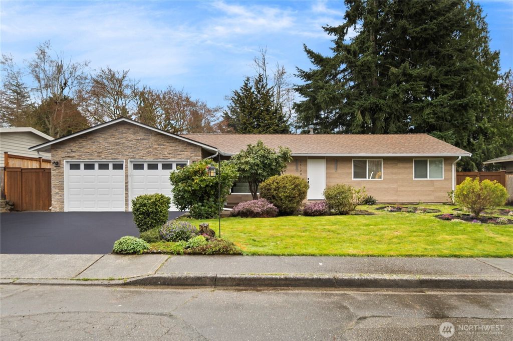 14128 NE 82nd Place, Kirkland, WA 98034