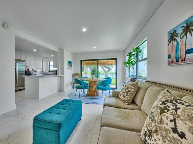374 Golfview Road 106, North Palm Beach, FL 33408