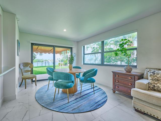 374 Golfview Road 106, North Palm Beach, FL 33408