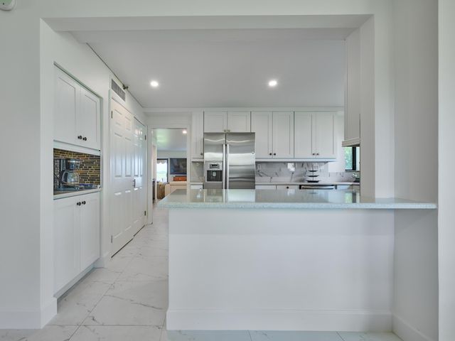 374 Golfview Road 106, North Palm Beach, FL 33408