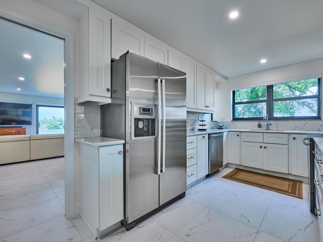 374 Golfview Road 106, North Palm Beach, FL 33408