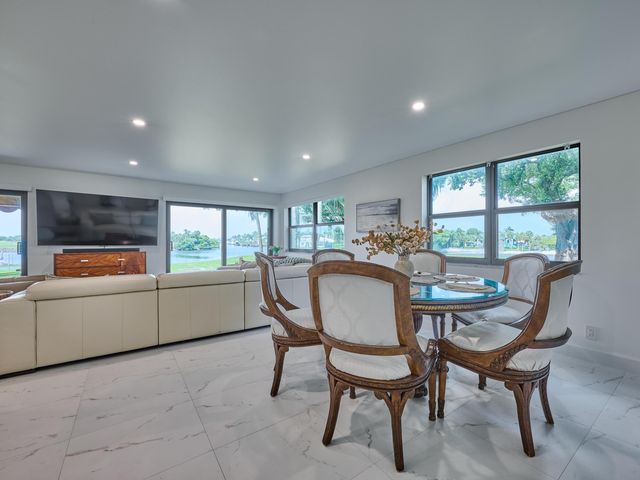 374 Golfview Road 106, North Palm Beach, FL 33408