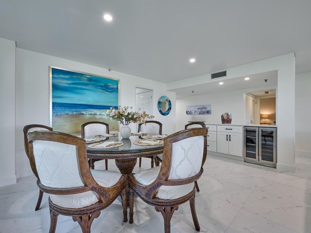 374 Golfview Road 106, North Palm Beach, FL 33408