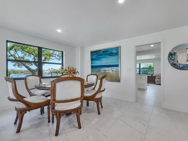 374 Golfview Road 106, North Palm Beach, FL 33408