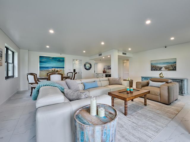 374 Golfview Road 106, North Palm Beach, FL 33408