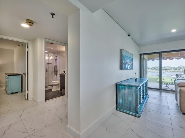 374 Golfview Road 106, North Palm Beach, FL 33408