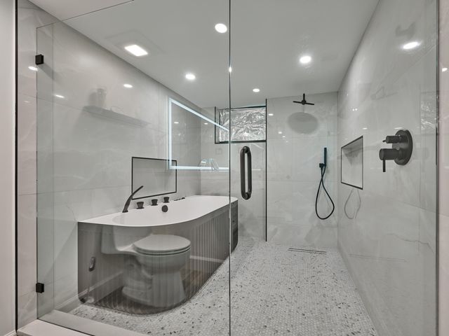 374 Golfview Road 106, North Palm Beach, FL 33408
