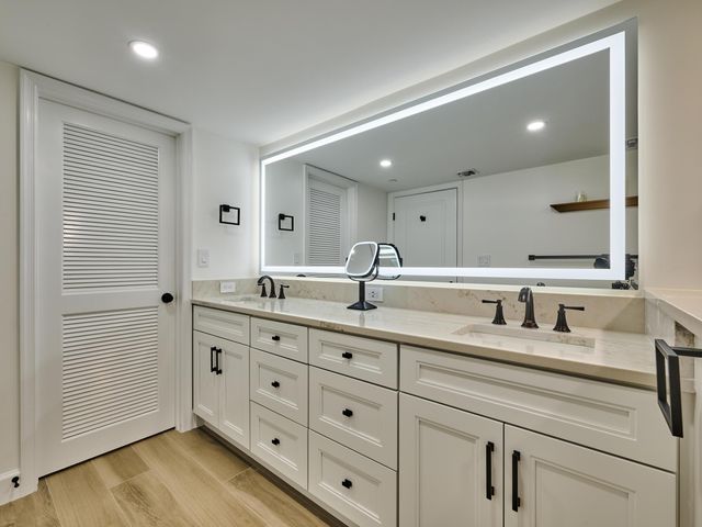 374 Golfview Road 106, North Palm Beach, FL 33408