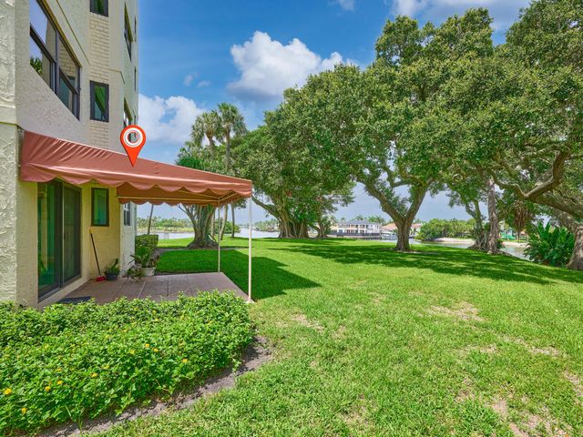 374 Golfview Road 106, North Palm Beach, FL 33408