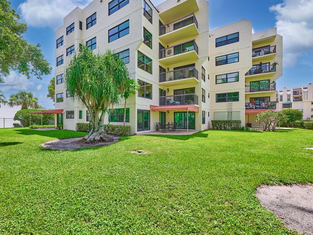 374 Golfview Road 106, North Palm Beach, FL 33408