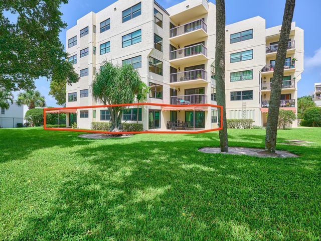 374 Golfview Road 106, North Palm Beach, FL 33408