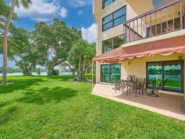 374 Golfview Road 106, North Palm Beach, FL 33408